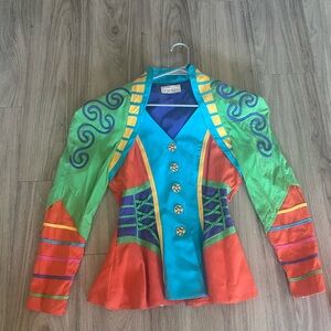 Vintage 1980 CACHE Mujer Blazer
Colorido Retro Brillante with coordinating skirt